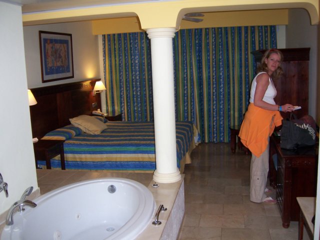 room6107.jpg